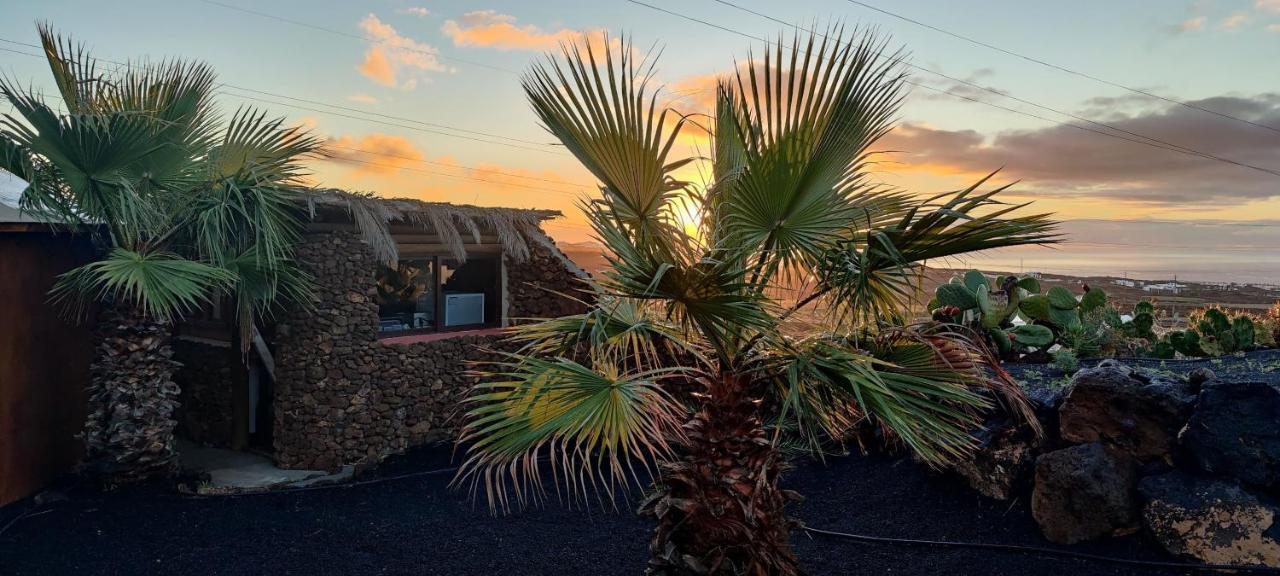 Gemuetliche Holzjurte La Asomada Lanzarote Apartment ติอาส ภายนอก รูปภาพ